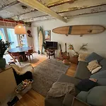Surf/Beach Mansion With 2 Cats